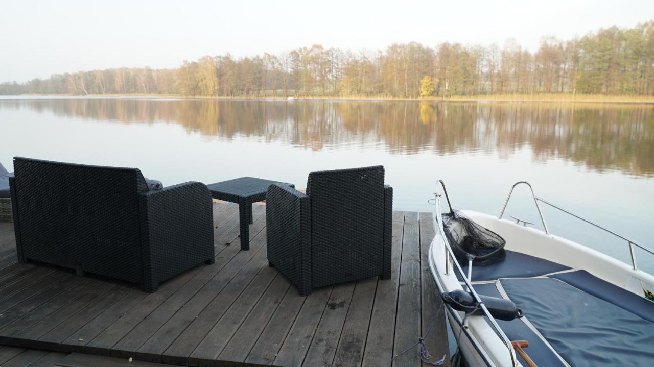 Dom Na Wodzie Nad Jeziorem Krzywe Piecki  Luaran gambar