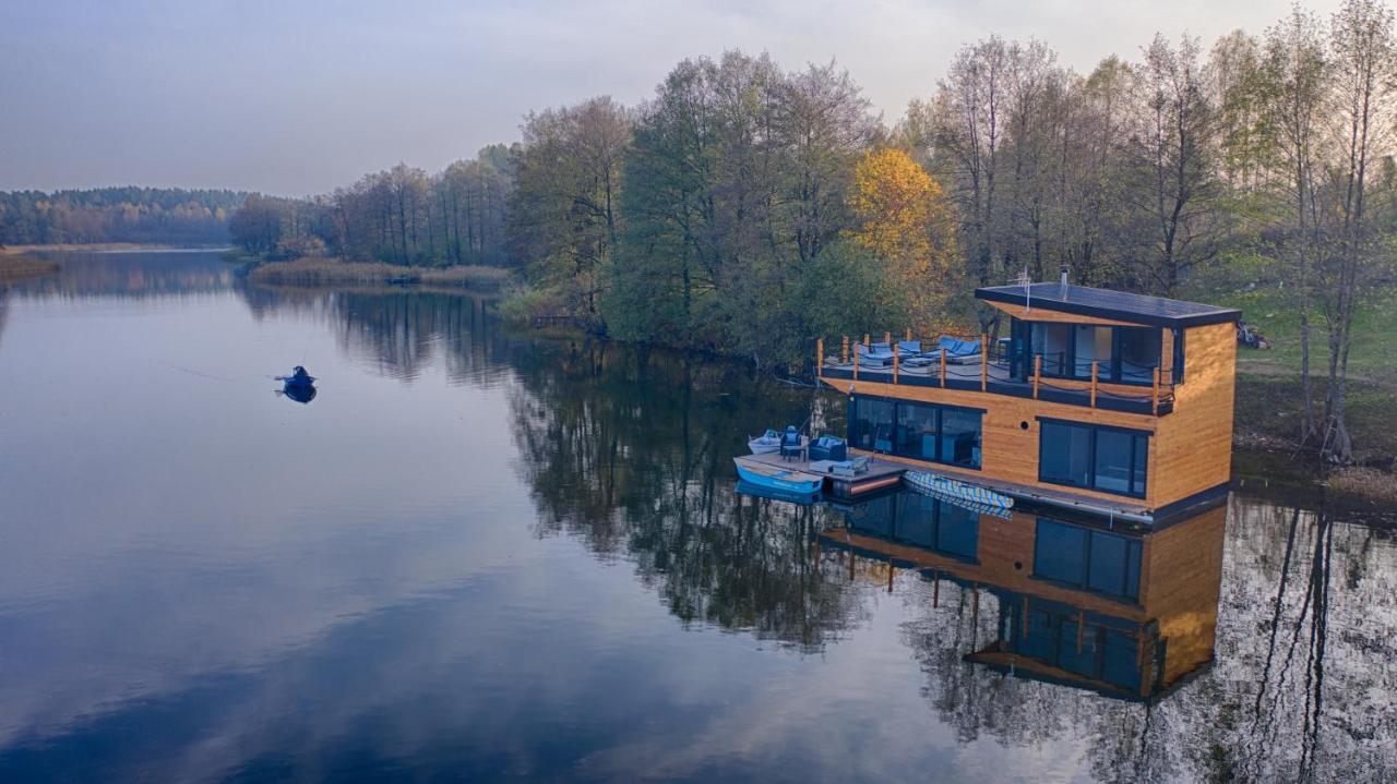 Dom Na Wodzie Nad Jeziorem Krzywe Piecki  Luaran gambar